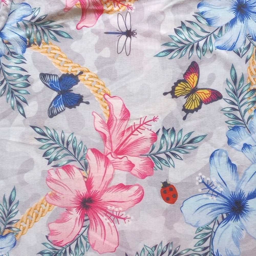 NWOT Fresh Prints of Bel Air Butterfly T-shirt S Ladybug Floral Blue White Pink - Picture 3 of 6